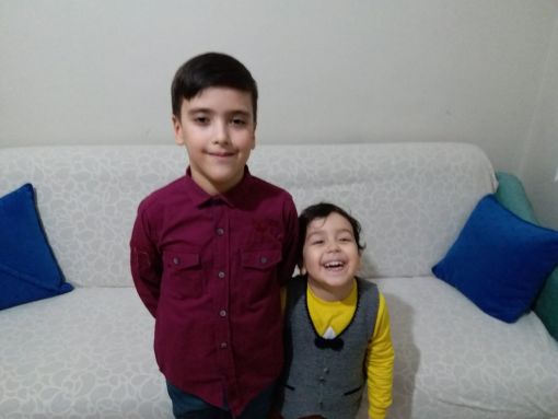  7 yaşındaki Mehmet Emre kağıda çizilen Türk bayrağını çöpten alıp öğretmenine götürdü 6