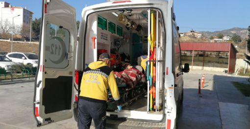  Ambulansla çarpıştı  3 yaralı 6
