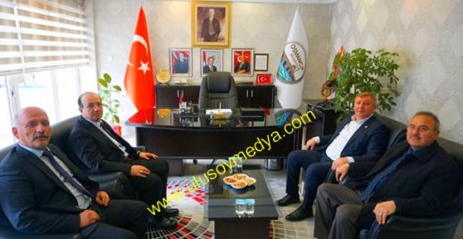  Çorum Osmancıklı hemşehrimiz Tuğgeneral İbrahim Büyükbaş, Osmancık Belediye Başkanı Ahmet Gelgör'ü makamında ziyaret etti. 1