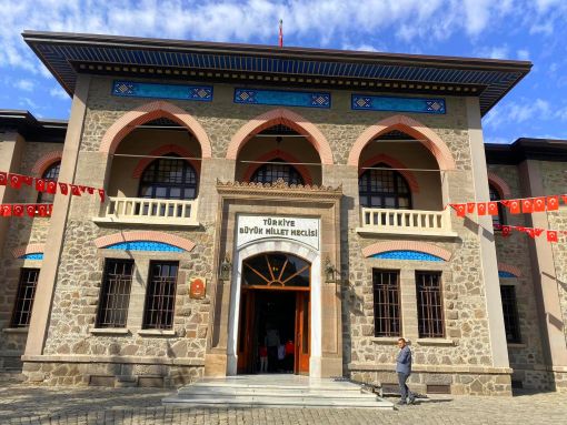  Osmancık 75.Yıl Cumhuriyet İlkokulu Ata’sını ziyaret etti 16