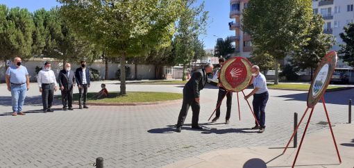   Osmancık  CHP ilçe Teşkilatı Atatürk Anıtı’na çelenk sundu 1