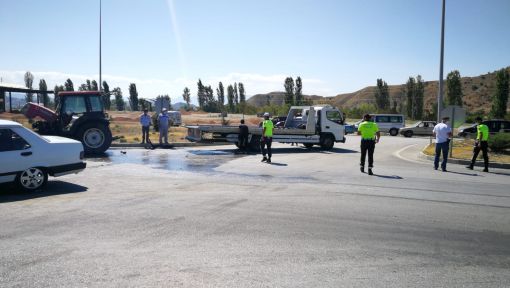 Osmancık Küçük Sanayi kavşağında trafik kazası 2 yaralı 5