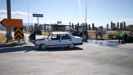  Osmancık Küçük Sanayi kavşağında trafik kazası 2 yaralı 7