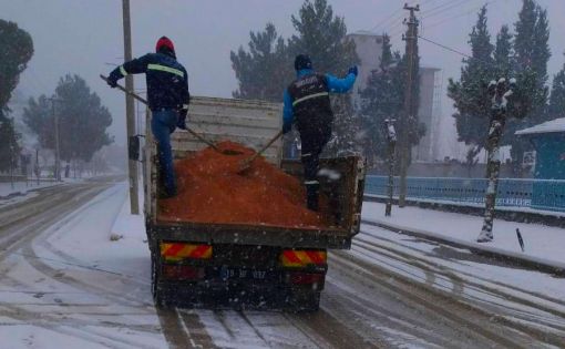 Osmancık şehir içinde yollara tuzla müdahale 2