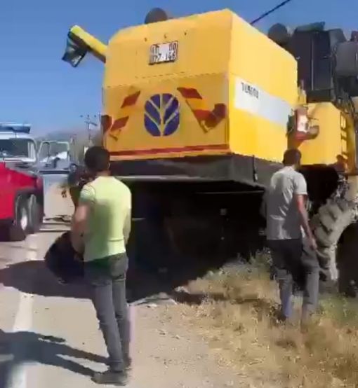  Osmancık'ta biçer-döver ile kamyon çarpıştı 2