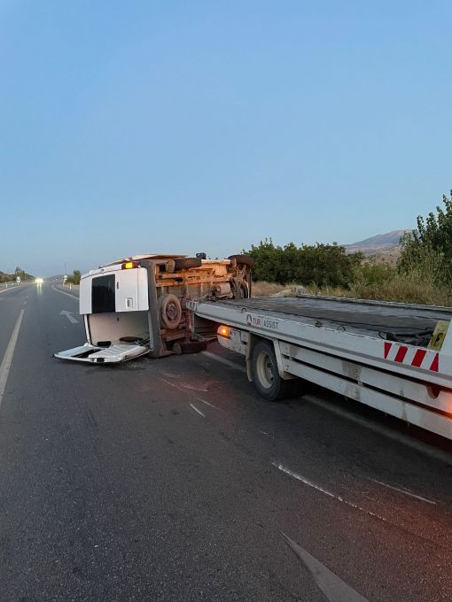  Osmancık'ta cenaze yolunda minibüs devrildi 10 yaralı 2