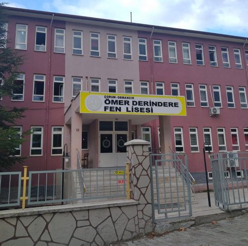  Osmancık'ta Çorum'da okulun 3. kat penceresinden düşen öğrenci ağır yaralandı 5