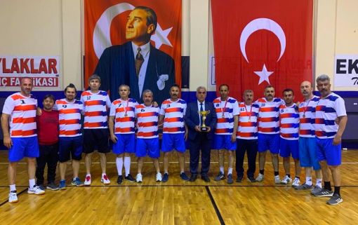  Osmancık'ta düzenlene voleybol turnavasında MEM şampiyon oldu 13