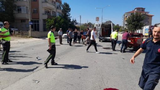  Osmancık'ta Otomobille 3 tekerlekli motosiklet çarpıştı 2 ağır yaralı 2