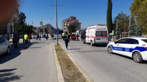  Osmancık'ta Otomobille 3 tekerlekli motosiklet çarpıştı 2 ağır yaralı 5