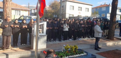  Osmancık'ta Şehit öğretmen Şenay Aybüke Yalçın, mezarı başında anıldı 8