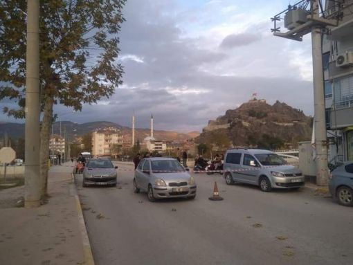  Osmancık’ta Mahkeme kararı nedeniyle mülk sahipleri caddeyi yaya ve araç trafiğine kapattı 8