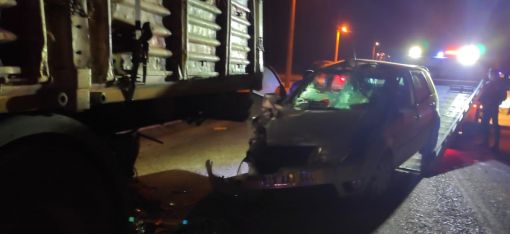 Osmancık’ta otomobil park halindeki TIR’a çarptı 3