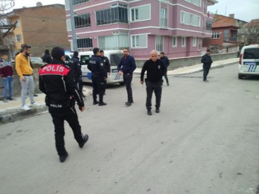  Polis başında kask olan motosikletli saldırgana arıyor 1