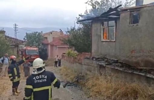 Tosya'da ev yandı 2