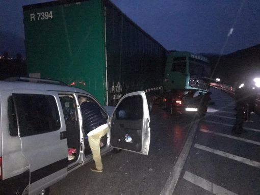  Zincirleme trafik kazası İstanbul-Samsun D-100 karayolu 1 saat araç trafiğine kapandı.5 yaralı 1