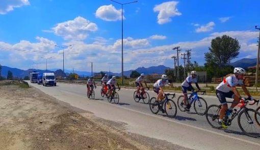  19 Mayıs için Kocaeli'den Samsun'a pedal çeviren bisikletçiler Osmancık'ta 9