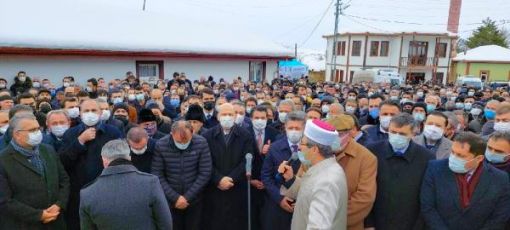  Bakan Soylu, AK Parti'li Ceylan'ın babasının cenazesine katıldı