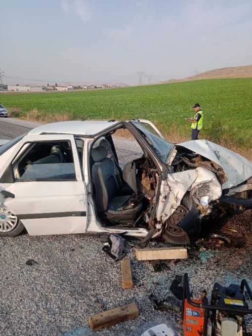  Bayat' ta otomobiller çarpıştı 2 ölü, 5 yaralı 3
