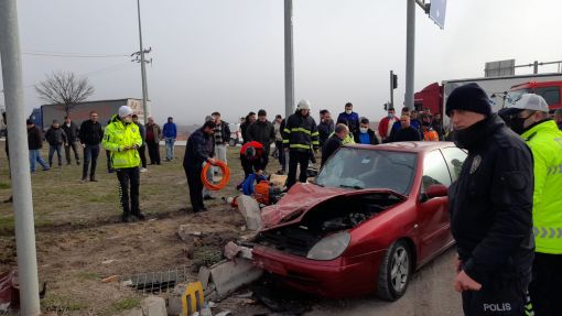  Osmancık’ta hafriyat kamyonu ile  otomobil çarpıştı: 1 ölü, 1 yaralı v1