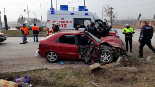 Osmancık’ta hafriyat kamyonu ile  otomobil çarpıştı: 1 ölü, 1 yaralı 3