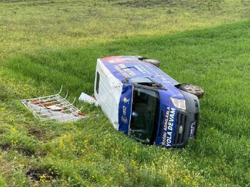  Çorum Milletvekili Oğuzhan Kaya’nın seçim aracı kaza yaptı: 4 yaralı
