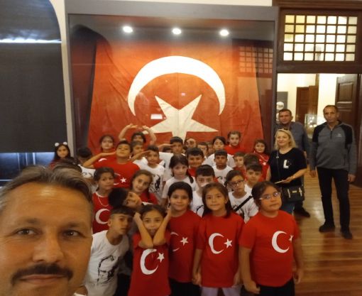  Osmancık 75.Yıl Cumhuriyet İlkokulu Ata’sını ziyaret etti 7