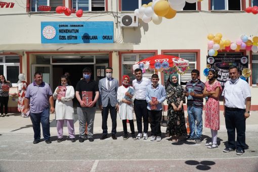 Osmancık Nenehatun Özel Eğitim Uygulama Merkezi Okulu mezuniyet sevinci 10