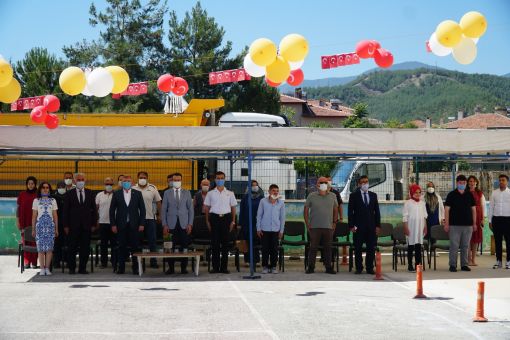Osmancık Nenehatun Özel Eğitim Uygulama Merkezi Okulu mezuniyet sevinci 5