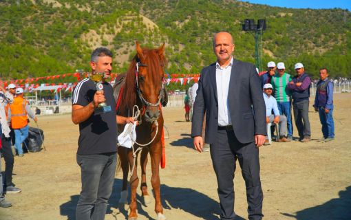  Osmancık Pirinç Festivalinde atlar kıyasıya yarıştı 29