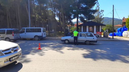  Osmancık şehir içerisinde trafik polisi ekipleri denetim yaptı 2