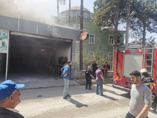  Osmancık'ta işyerinde çıkan yangın korkuttu 3