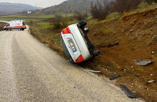  Osmancık'ta minibüs ile otomobil çarpıştı 7