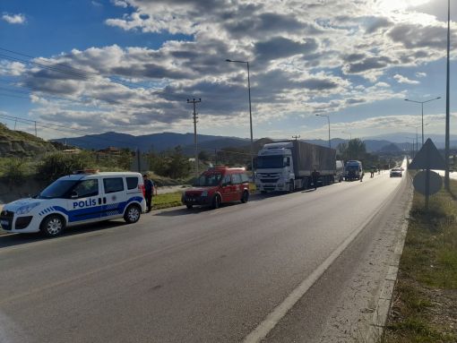  Osmancık'ta minibüs TIR'a çarptı 1 yaralı 5