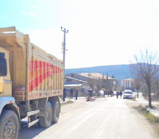  Osmancık'ta Motosiklet hafriyat kamyonu ile  çarpıştı 2 yaralı 8