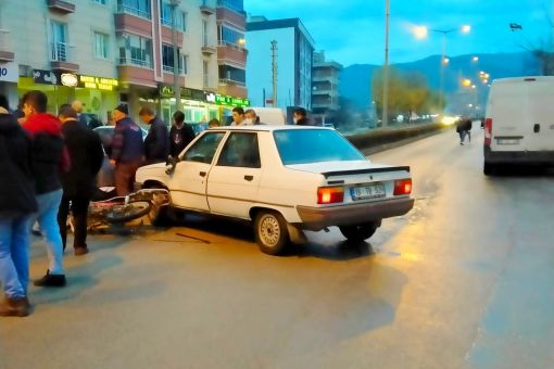  Osmancık'ta Motosiklet ile Otomobil Çarpıştı 1 ağır yaralı 5