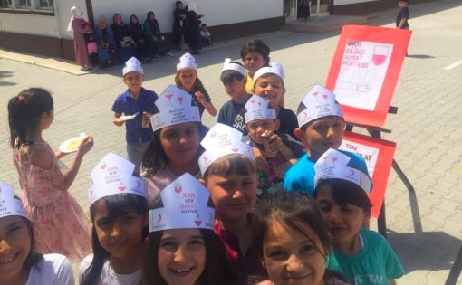  Osmancık'ta Okul Bahçesinde Kan Bağışı Kampanyası Düzenlendi 4