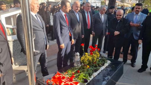  Osmancık'ta Şehit öğretmen Şenay Aybüke Yalçın, mezarı başında anıldı 13