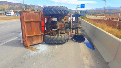  Osmancık'ta traktör devrildi 3