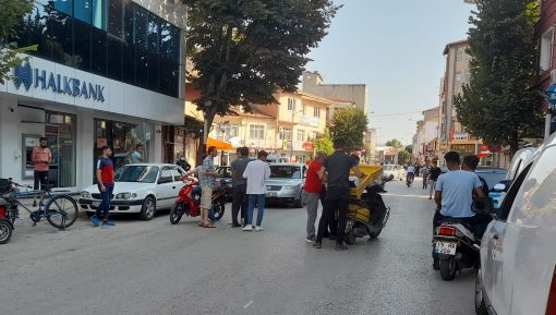  Osmancık'ta yayaya çarpmamak için motosiklet devrildi  1