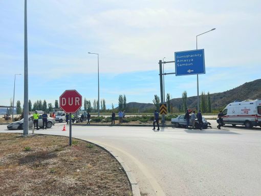  Osmancık'ta otomobiller çarpıştı 4 yaralı 1