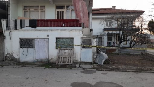  Osmancık’ta 4 çocuk annesi kadın, kızı tarafından bıçaklanarak öldürüldü 4