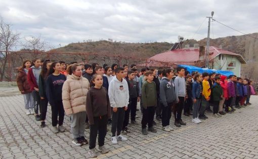  Osmancık’ta ki okullarda 1 dakikalık saygı duruşunda bulunuldu 4