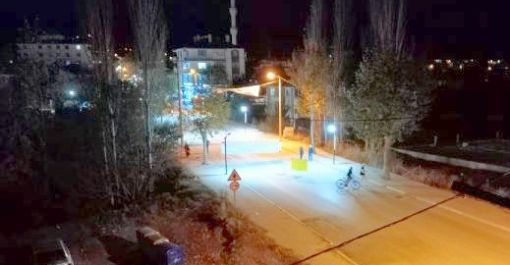  Osmancık’ta Mahkeme kararı nedeniyle mülk sahipleri caddeyi yaya ve araç trafiğine kapattı 3