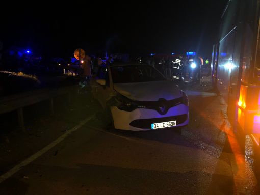 Osmancık’ta otomobil yolcu otobüsü ile çarpıştı 9