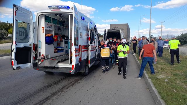 Osmancık'ta minibüs TIR'a çarptı 1 yaralı