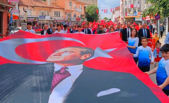Osmancık'ta Coşkulu Gençlik Yürüyüşü 